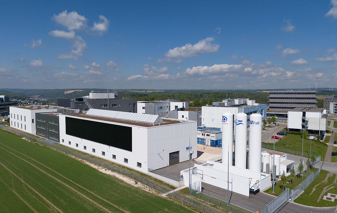 HyFaB - Blick auf den Neubau für das Brennstoffzellentestfeld mit Gaselager