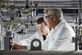 Der Elektrolyseur ist im Baukastensystem modular konzipiert, sodass die Technologie auch in größere Leistungsklassen skaliert werden kann.