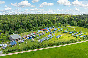 Drohnenansicht von dem ZSW-Testsolarfeld