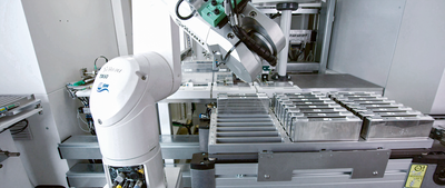 Vollautomatischen Assemblierung von großen Lithium-Ionen-Zellen (PHEV1-Format) im 200 m² Trockenraum.