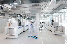 Produktionstechnologie für kristalline Siliciumsolarzellen, Blick in das Photovoltaic Technology Evaluation Center (PV-TEC) des Fraunhofer ISE. Foto: Fraunhofer ISE / Dirk Mahler