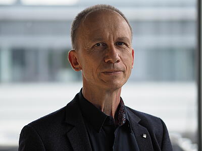Dr. Peter Axmann