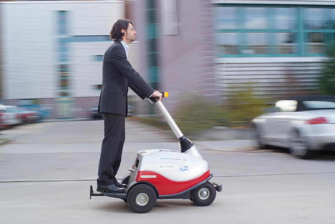 Airport-Scooter mit Brenntsoffzelle.