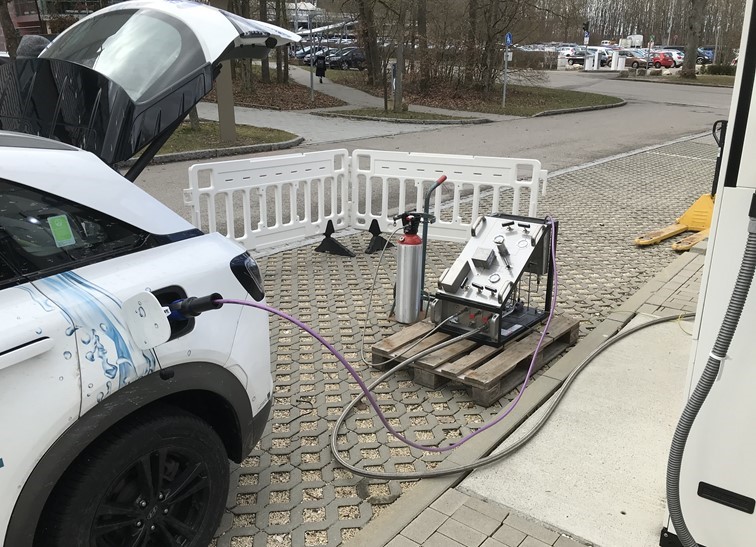 HySaM is a device developed by ZSW for mobile testing of hydrogen quality